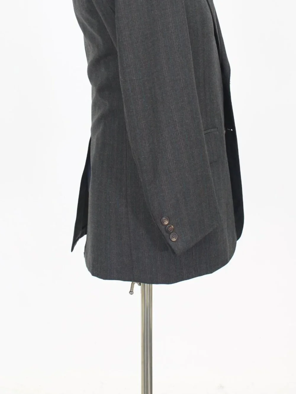 Vintage 1990s 36R 34x29 Gray Full Suit 2-Button Stripe R931